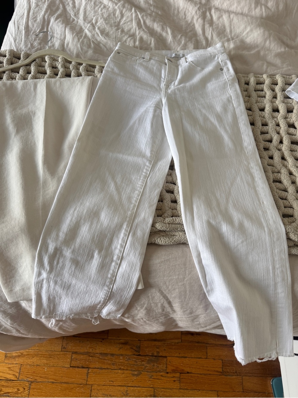 7 For All Mankind White Cropped Ankle Jeans